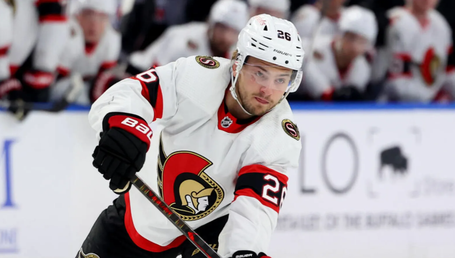 Erik Brannstrom putoaa pelin aikana, Ottawa Senators huolissaan hänen loukkaantumisestaan